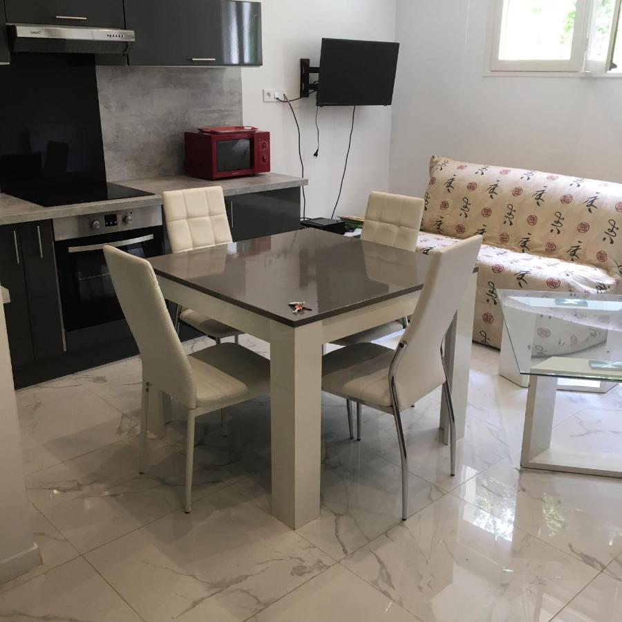 Lesjardinsfleuris Apartment Mandelieu La Napoule Bagian luar foto