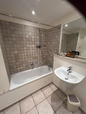 Lesjardinsfleuris Apartment Mandelieu La Napoule Bagian luar foto