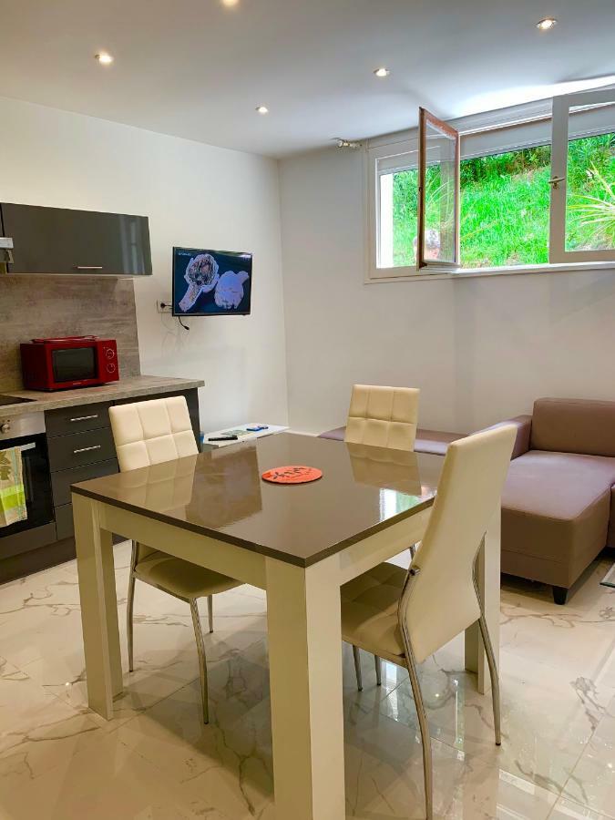 Lesjardinsfleuris Apartment Mandelieu La Napoule Bagian luar foto